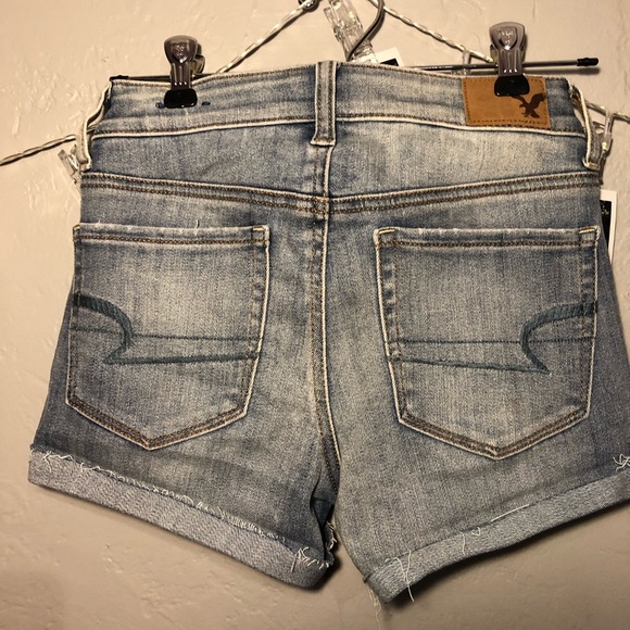 American Eagle High-Rise Shorts - Picture 2 of 3